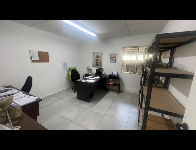 410M² WAREHOUSE TO LET IN SPARTAN